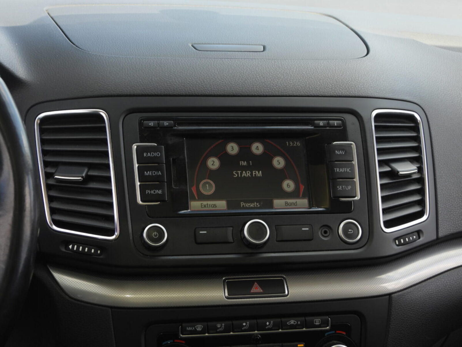 VW SHARAN
