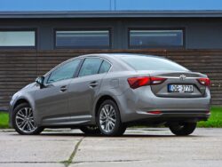 TOYOTA AVENSIS