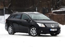 TOYOTA AVENSIS