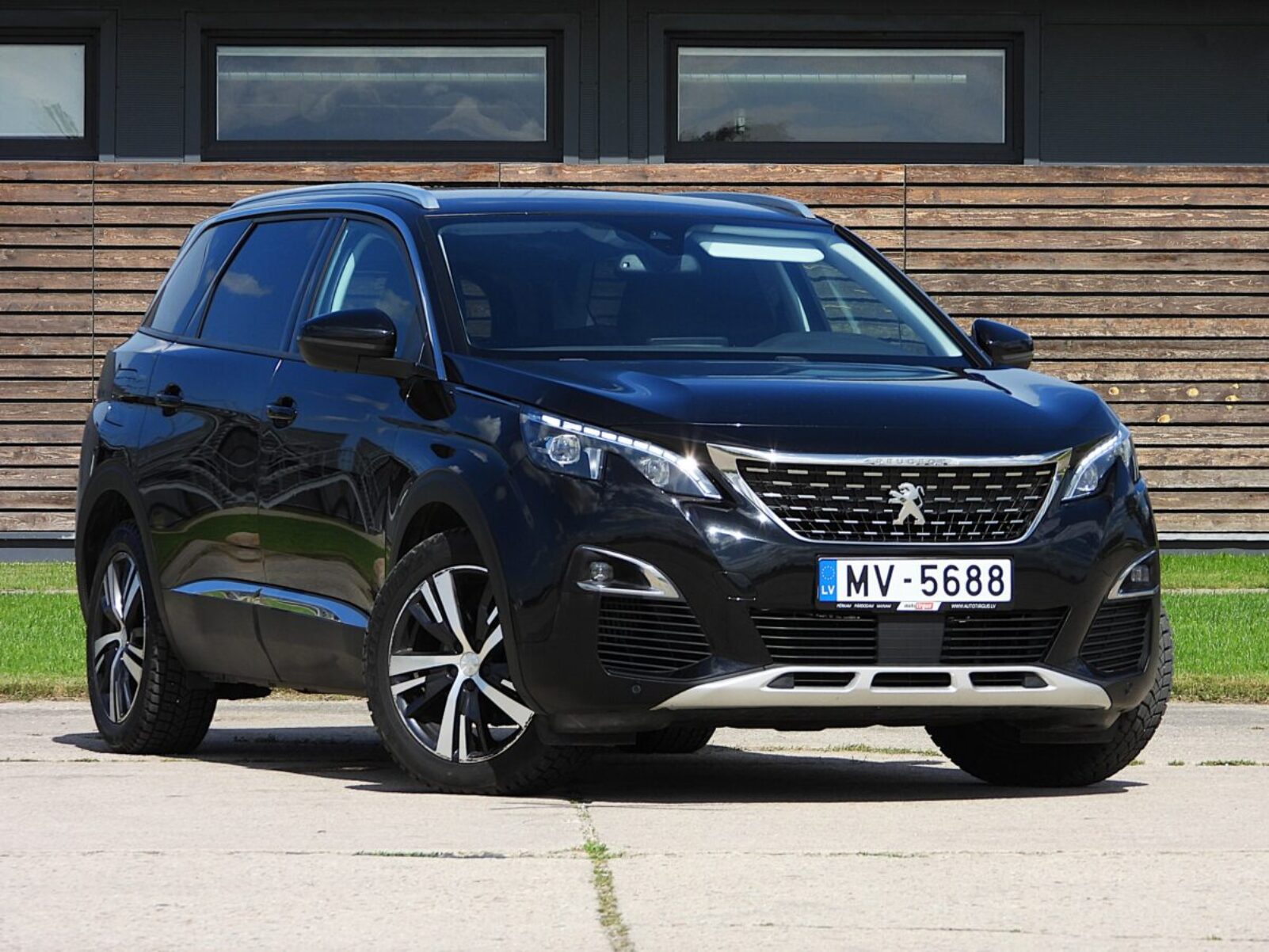 PEUGEOT 5008