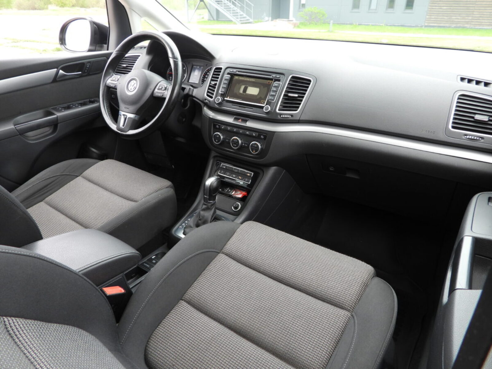 VW SHARAN