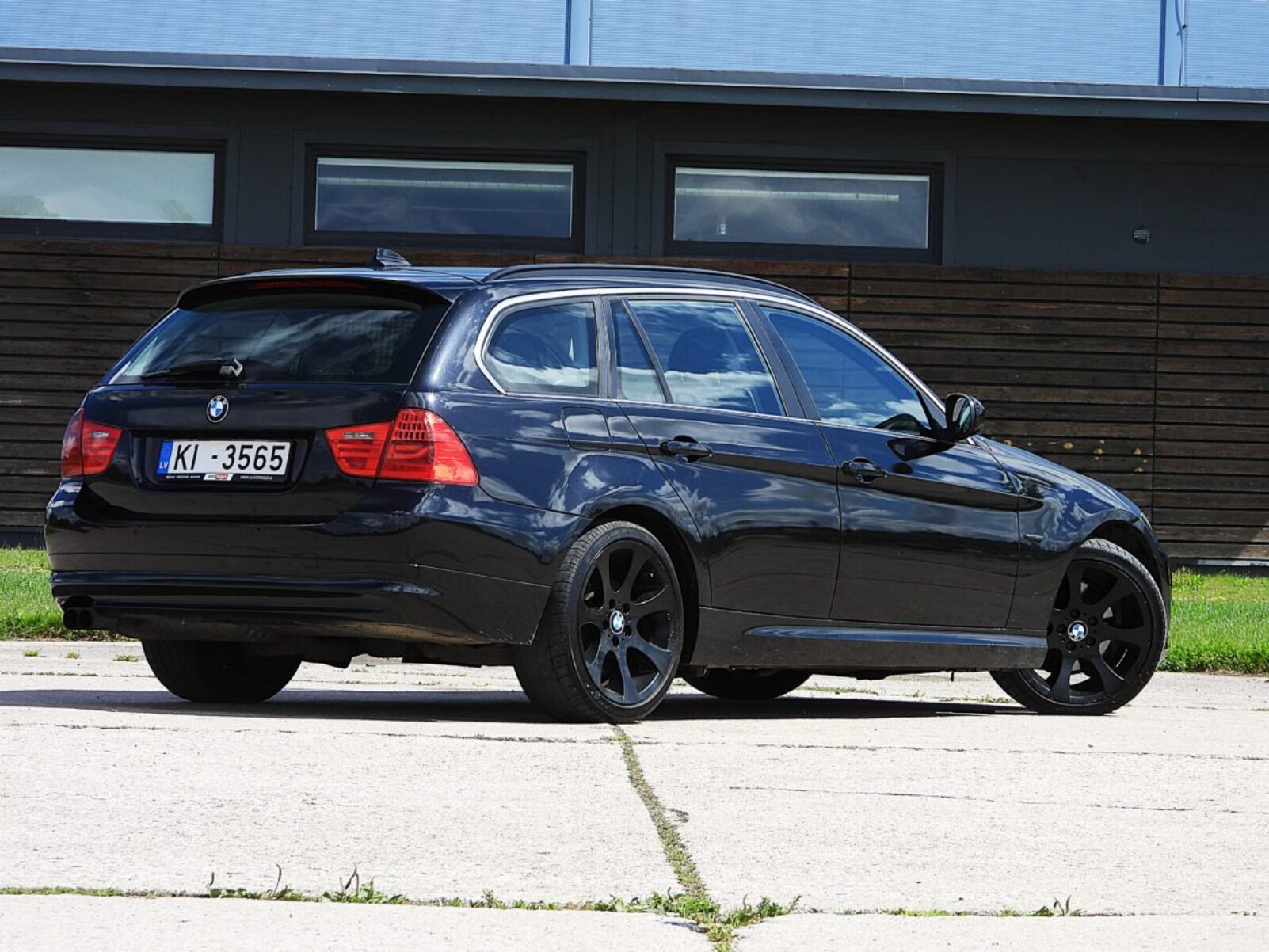 BMW 325