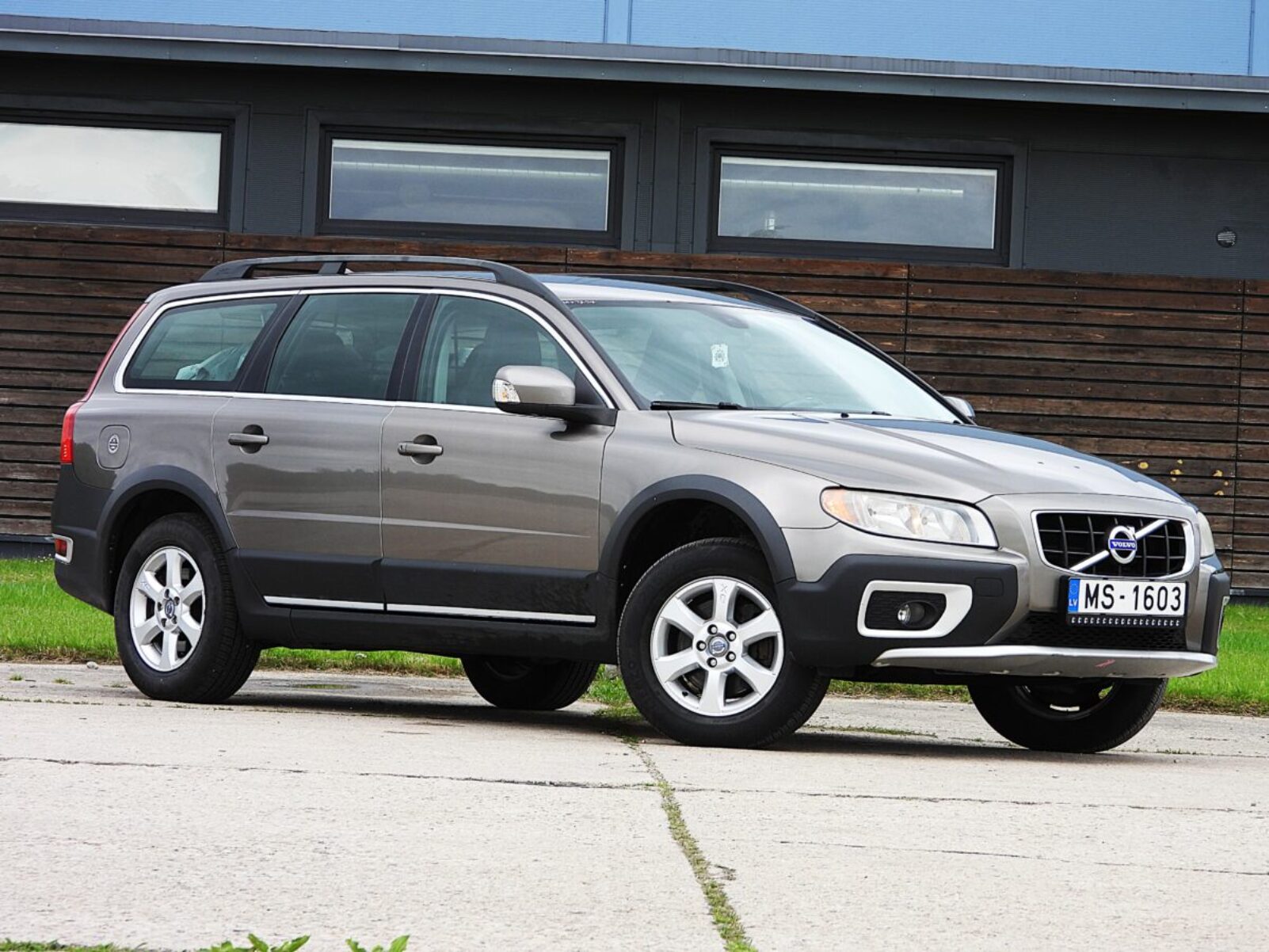 VOLVO XC70