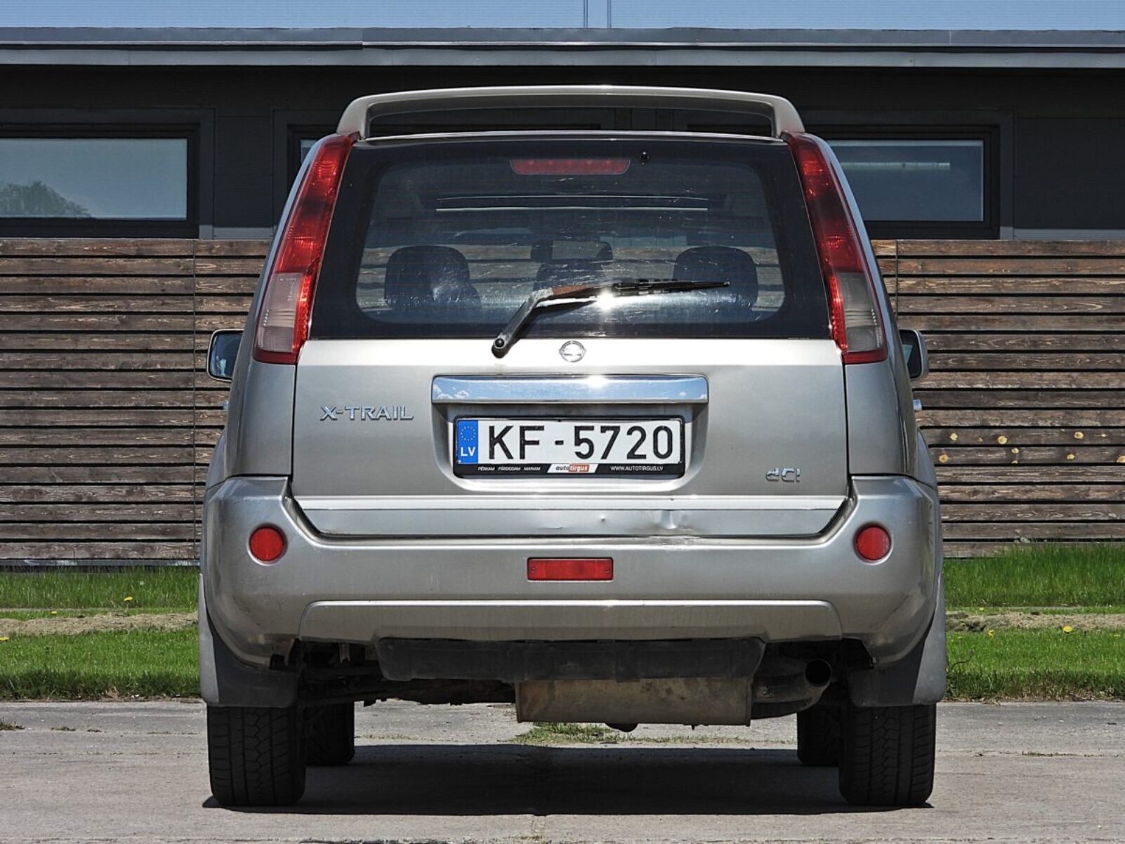 NISSAN X-TRAIL
