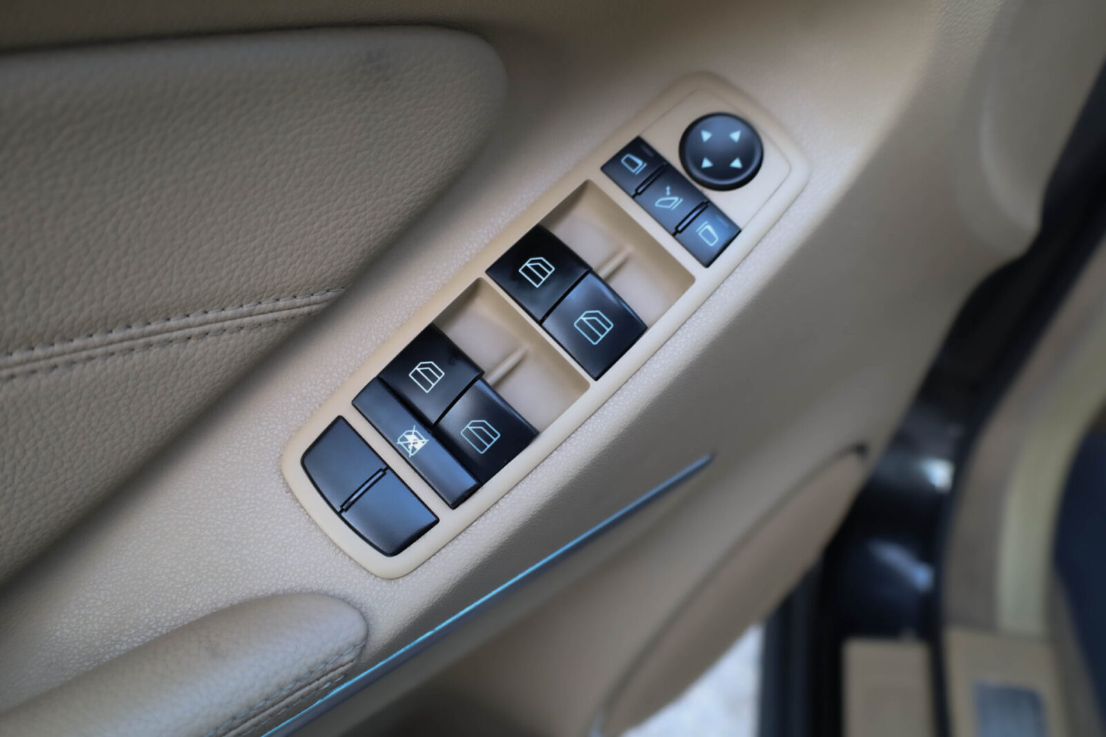 MERCEDES BENZ GL320