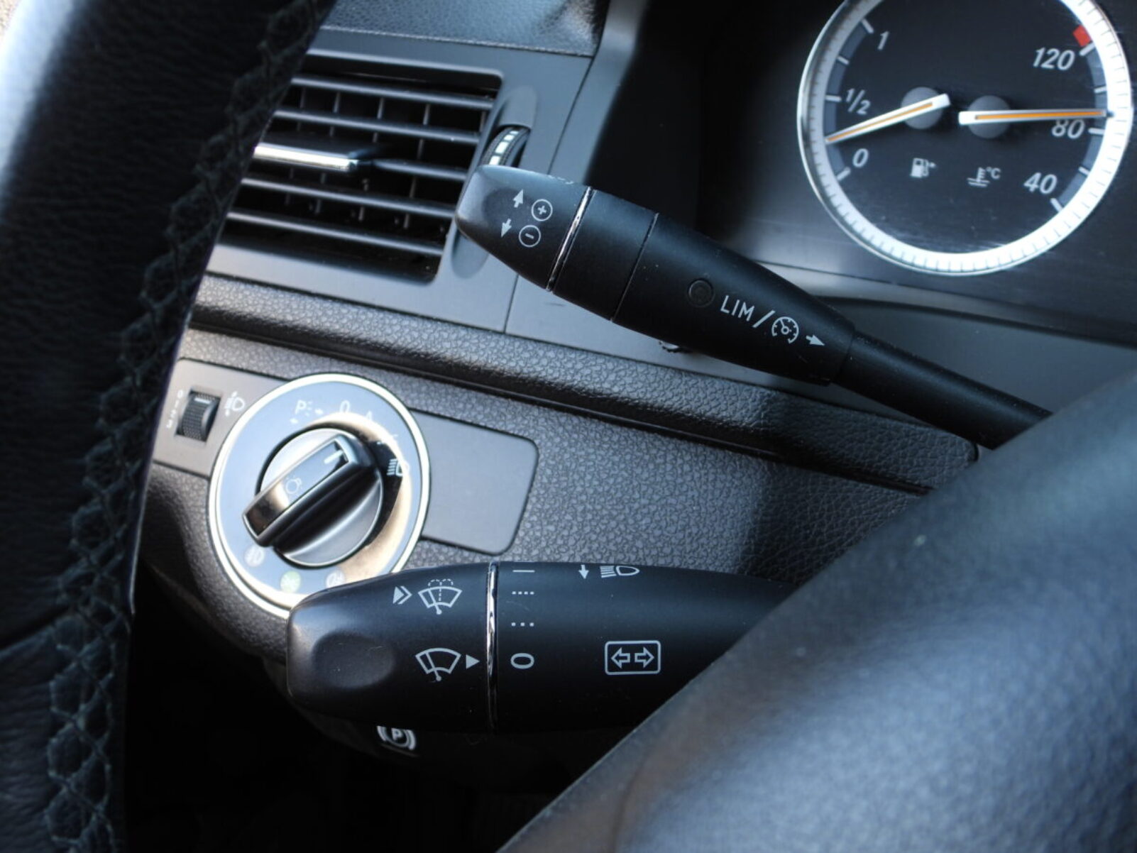 MERCEDES BENZ C220