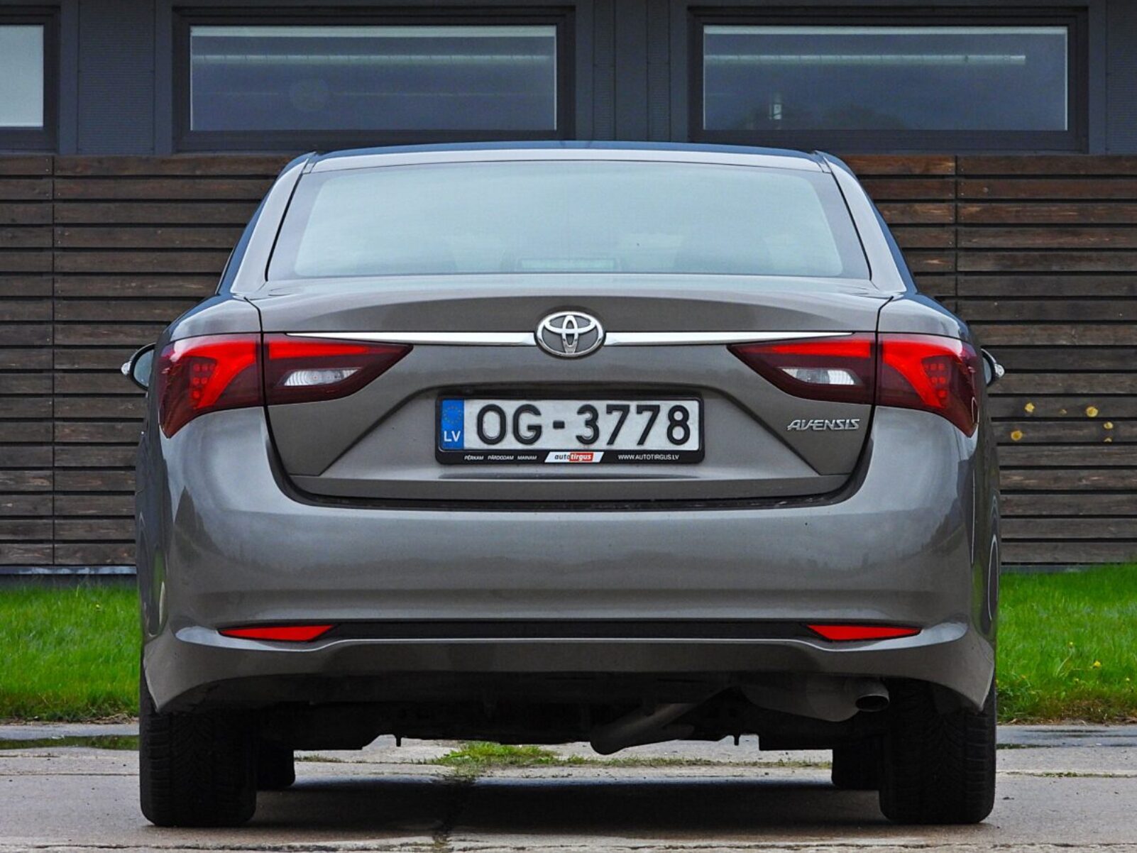 TOYOTA AVENSIS