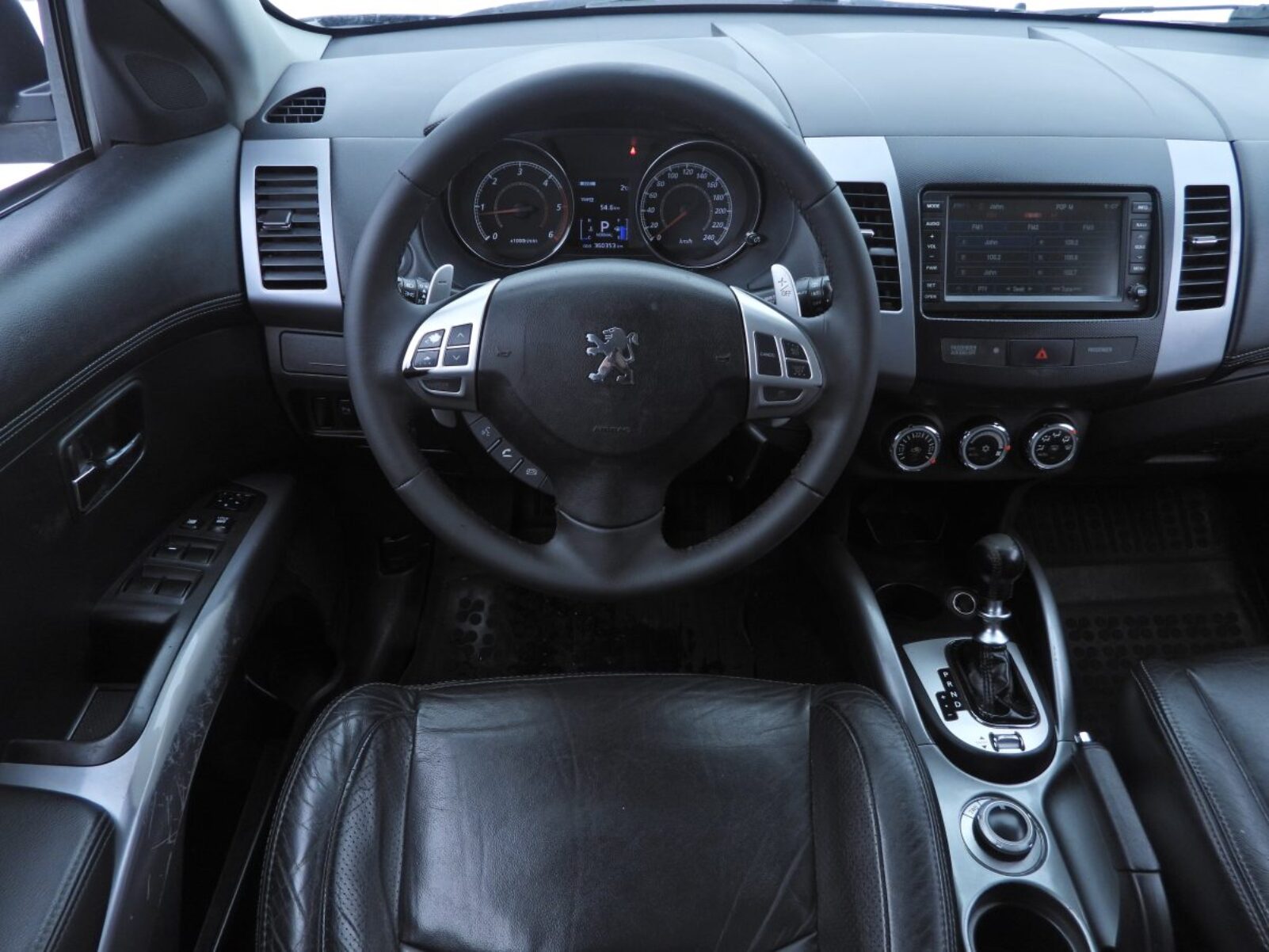 PEUGEOT 4007