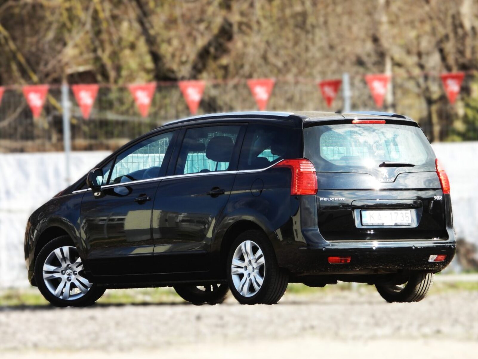 PEUGEOT 5008