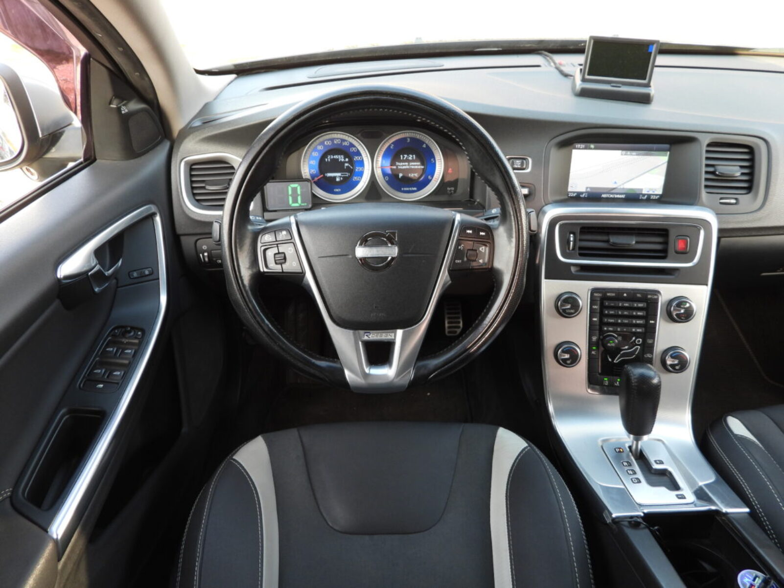 VOLVO S60 R-Design