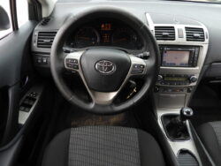 TOYOTA AVENSIS