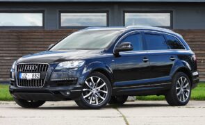 AUDI Q7 S-LINE