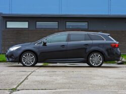 TOYOTA AVENSIS