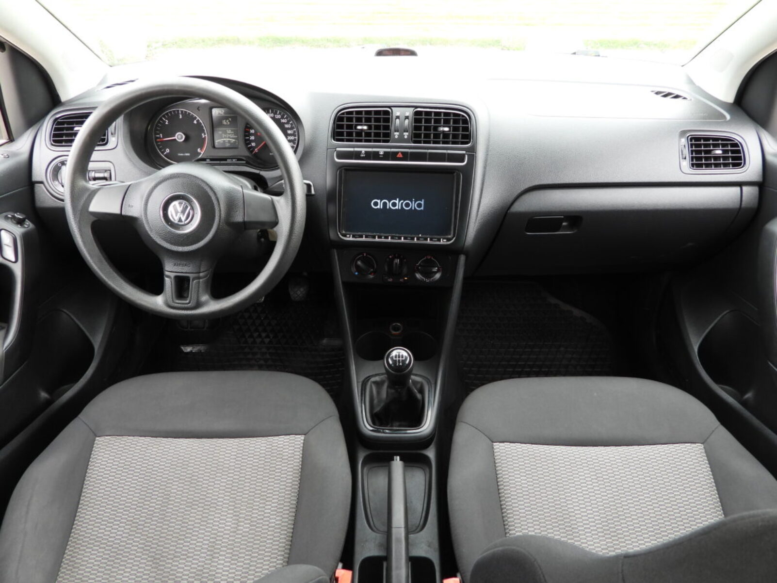 VW POLO