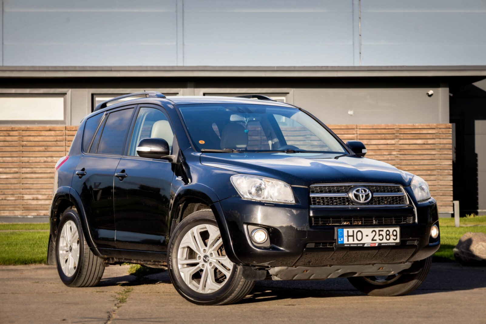 TOYOTA RAV4