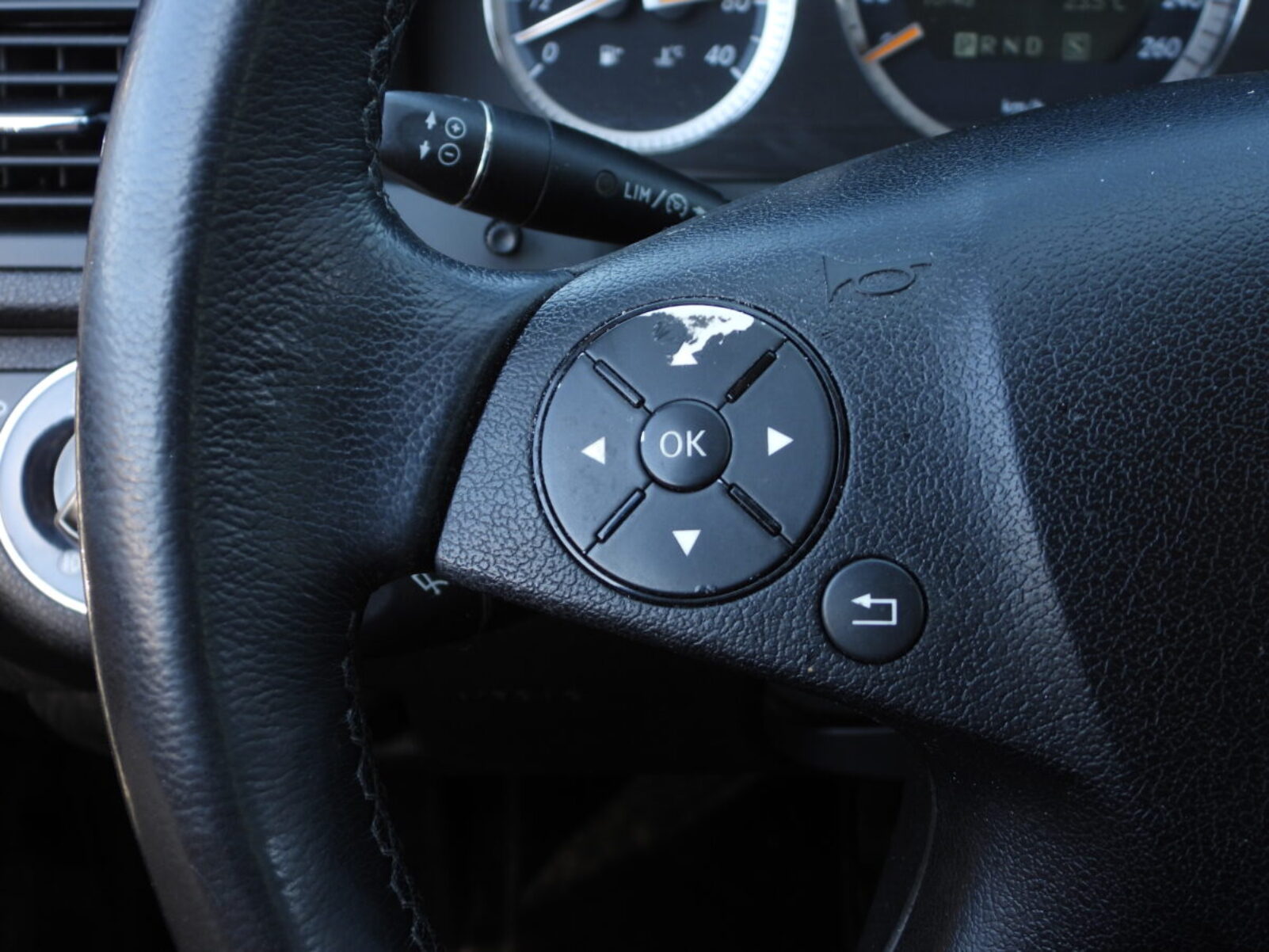 MERCEDES BENZ C220
