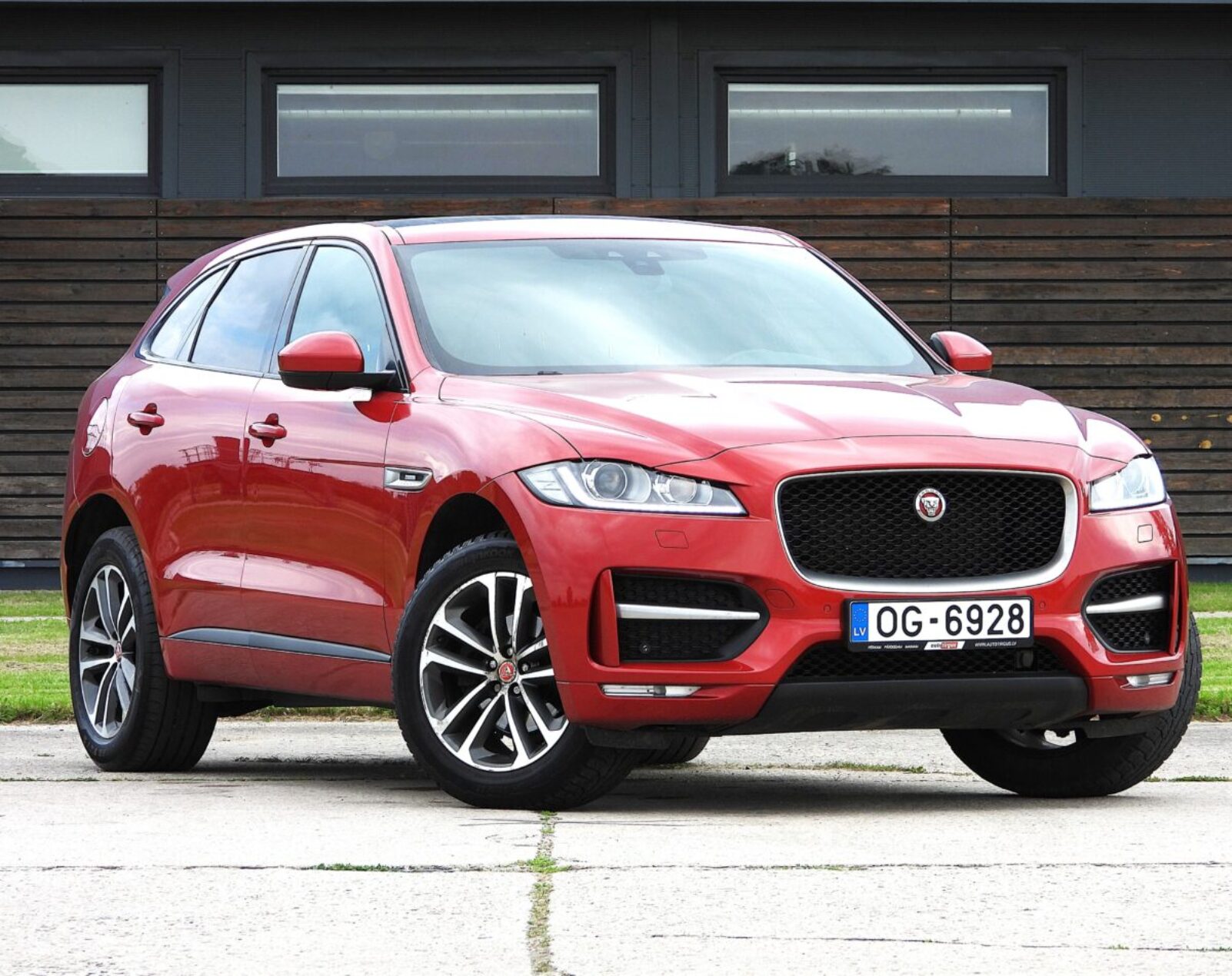 JAGUAR F-PACE