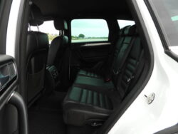 VW TOUAREG R-LINE
