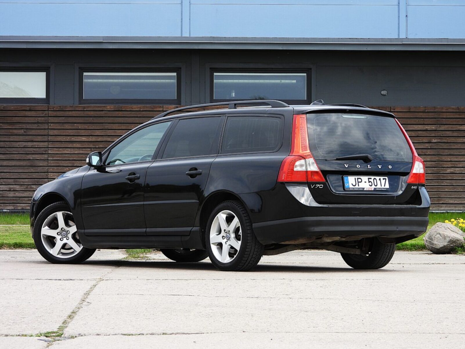 VOLVO V70