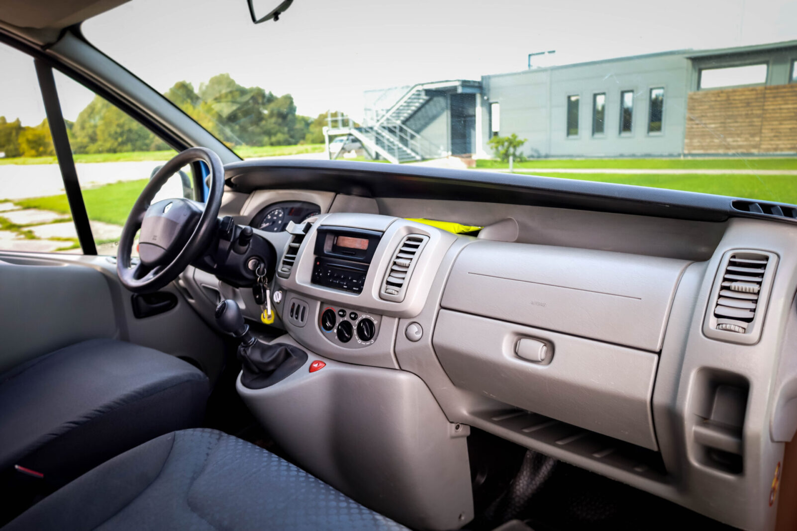 RENAULT TRAFIC