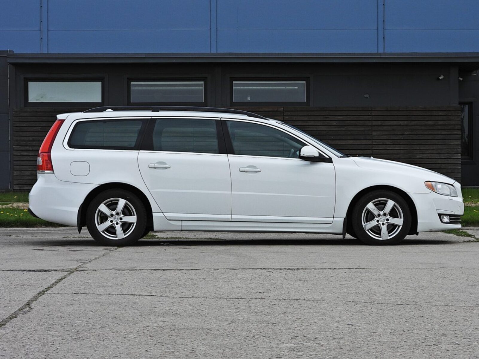 VOLVO V70