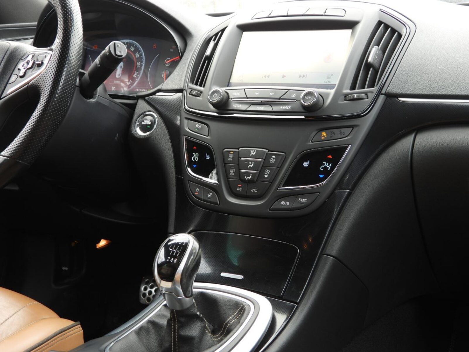 OPEL INSIGNIA