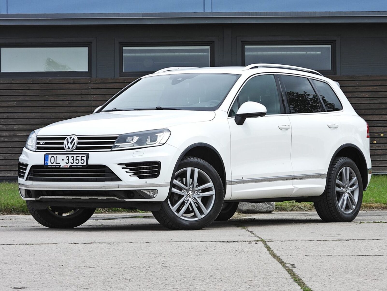 VW TOUAREG R-LINE