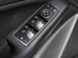 MERCEDES BENZ GLA 200