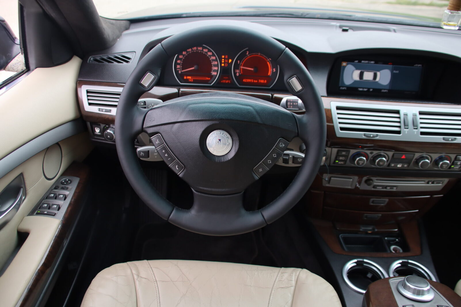 BMW 730