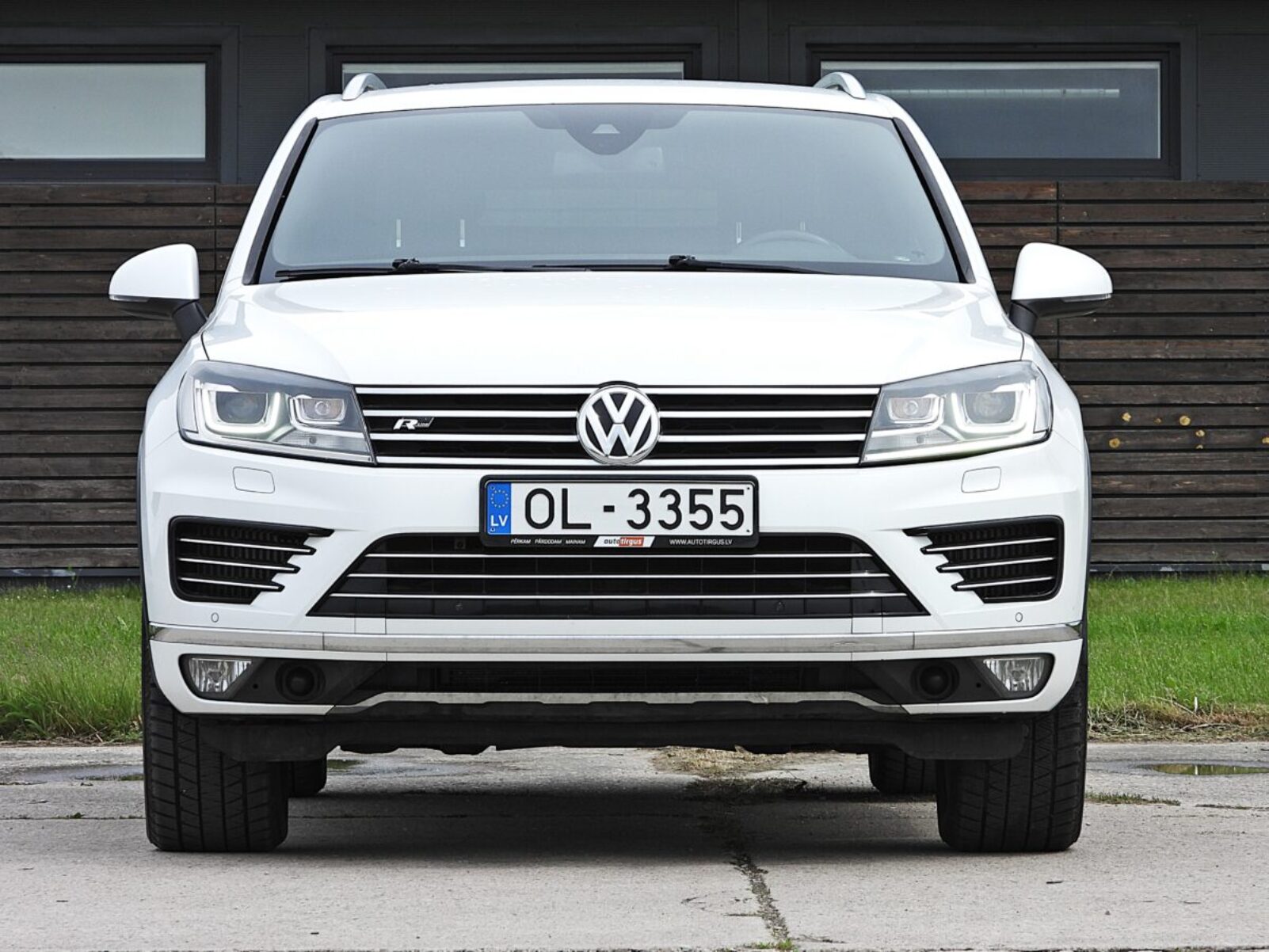 VW TOUAREG R-LINE