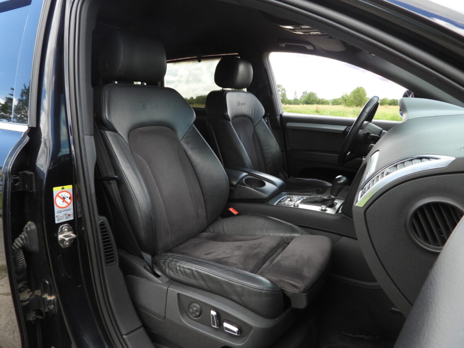 AUDI Q7 S-LINE
