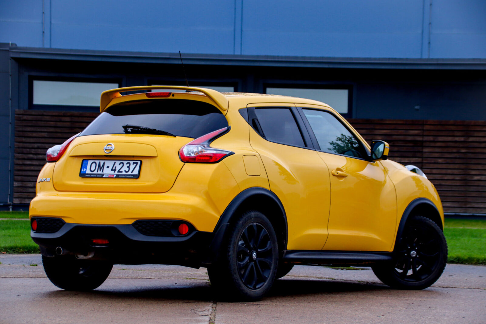 NISSAN JUKE