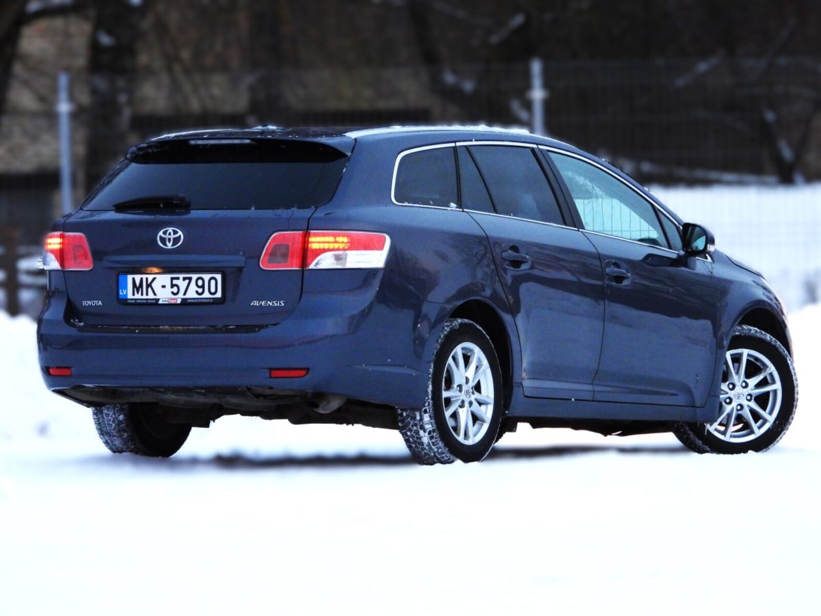 TOYOTA AVENSIS