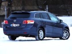 TOYOTA AVENSIS