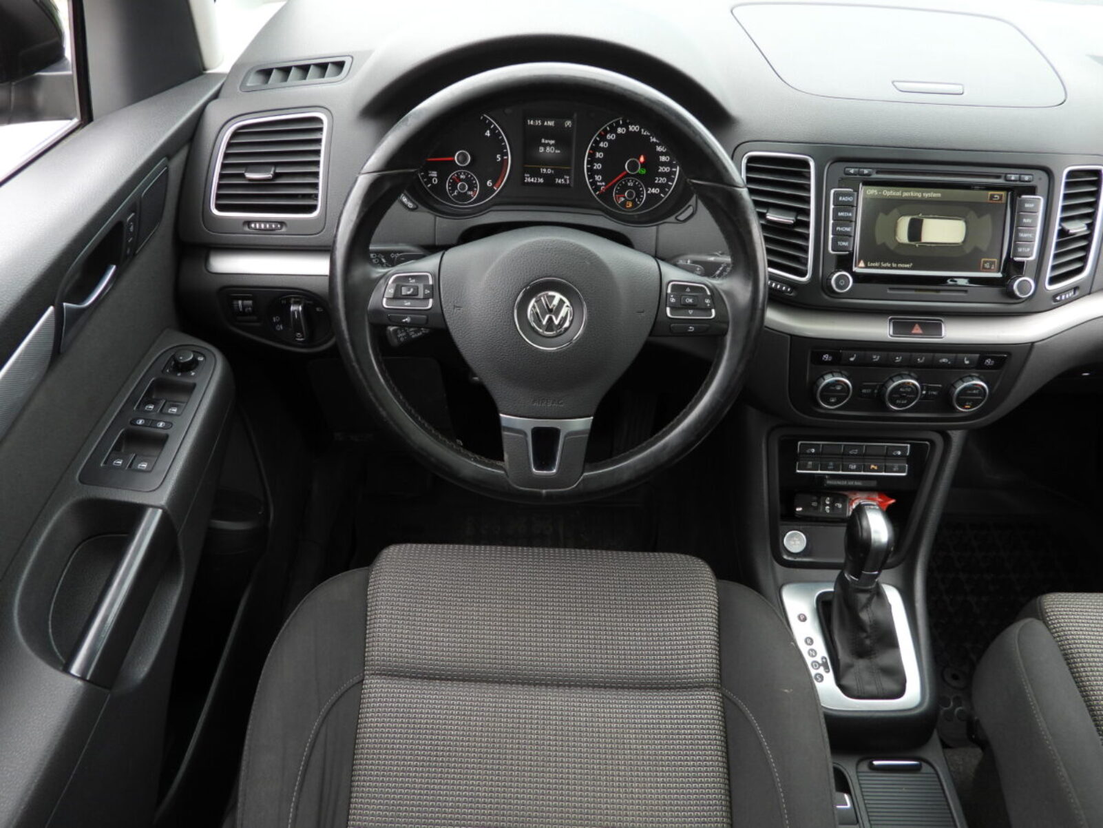 VW SHARAN
