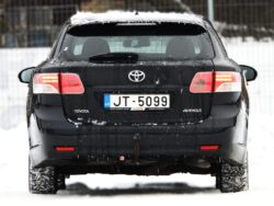 TOYOTA AVENSIS