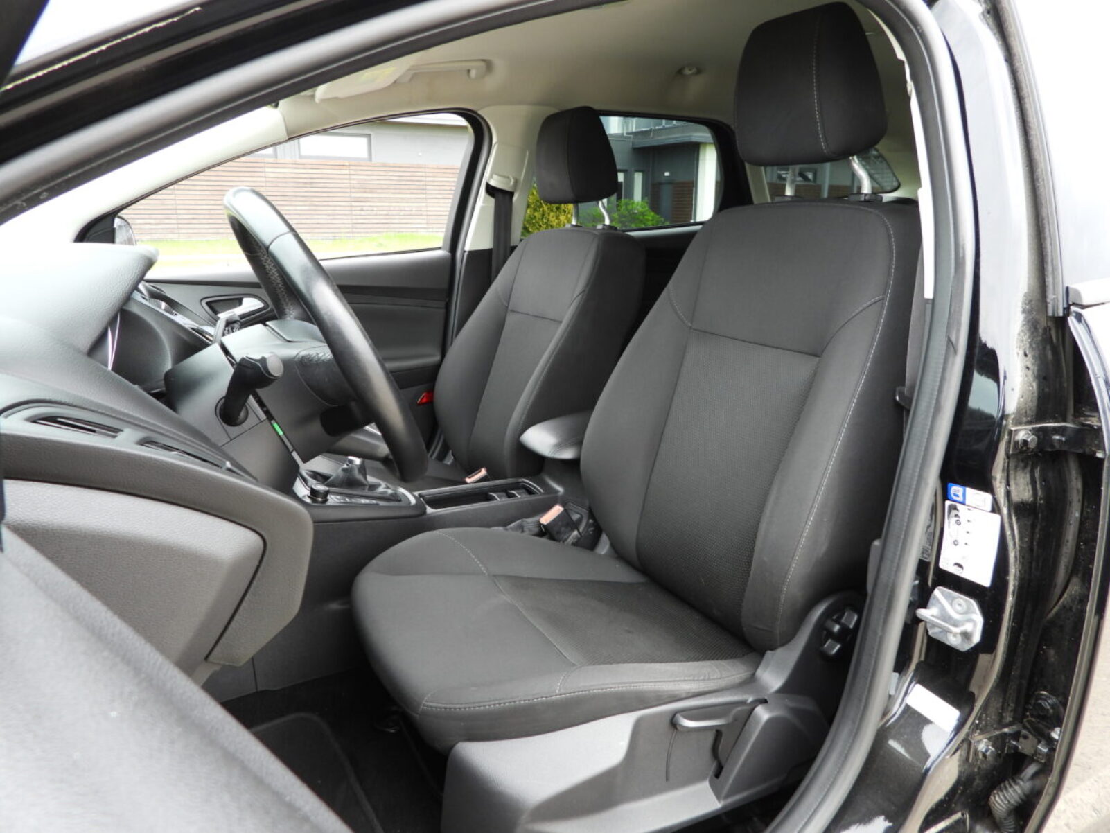 FORD FOCUS