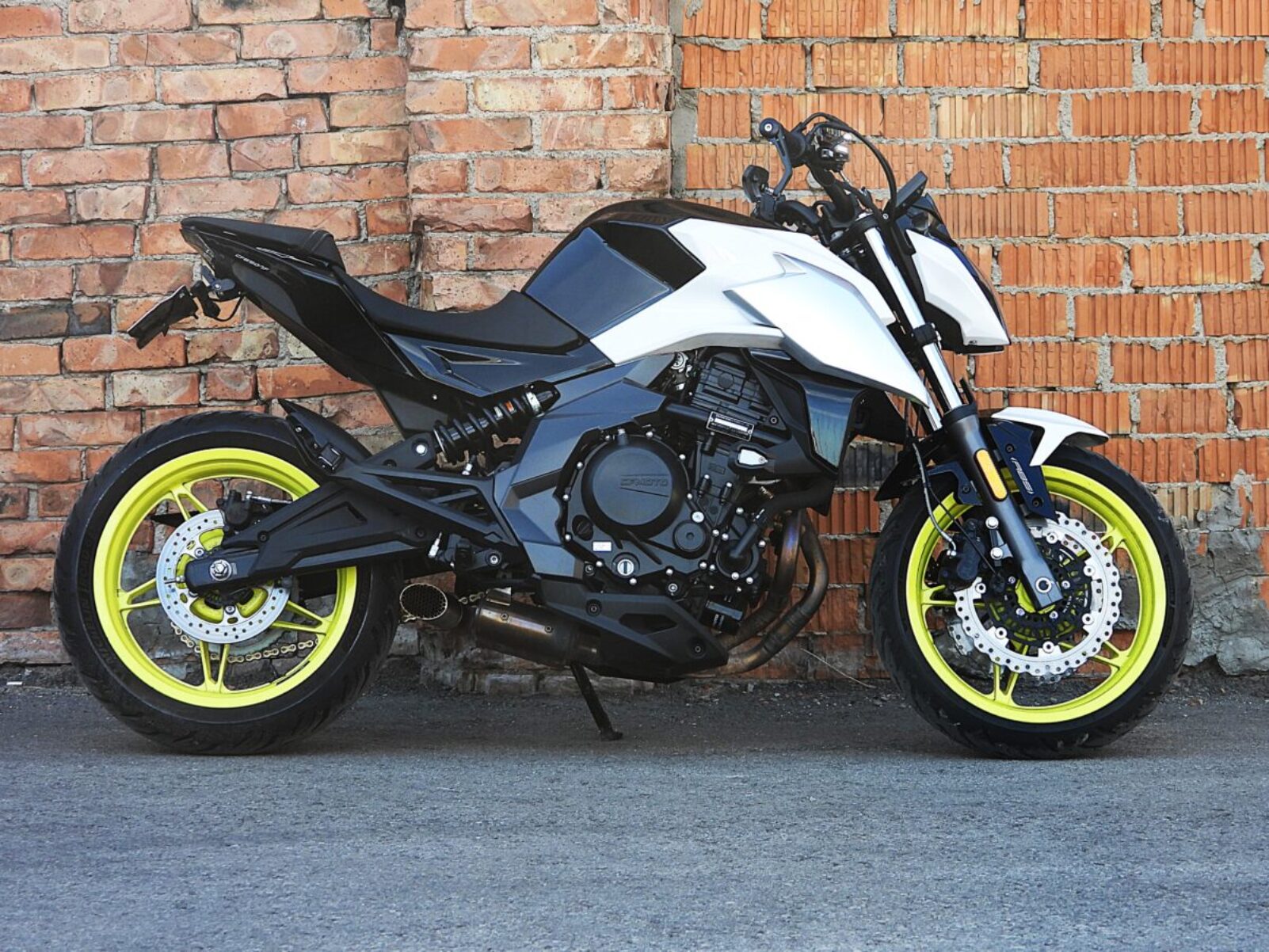 CFMOTO 650NK