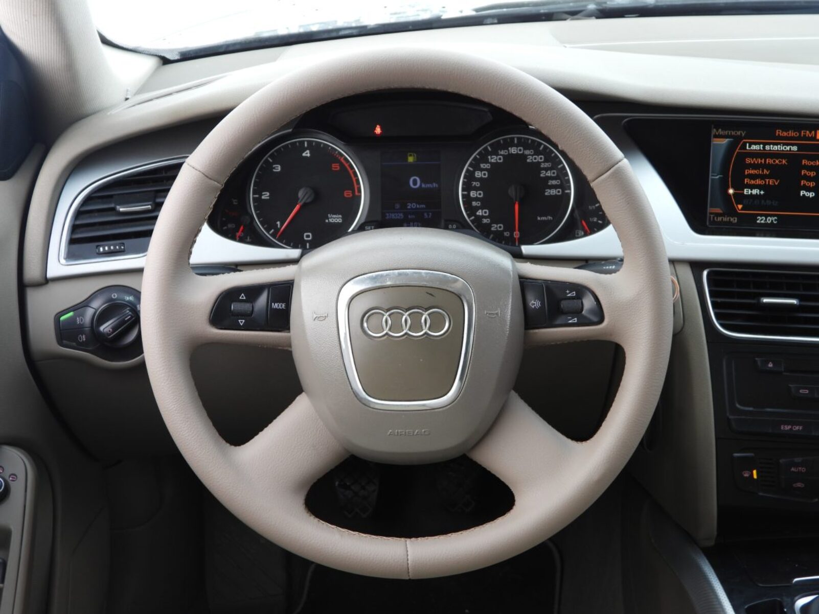 AUDI A4
