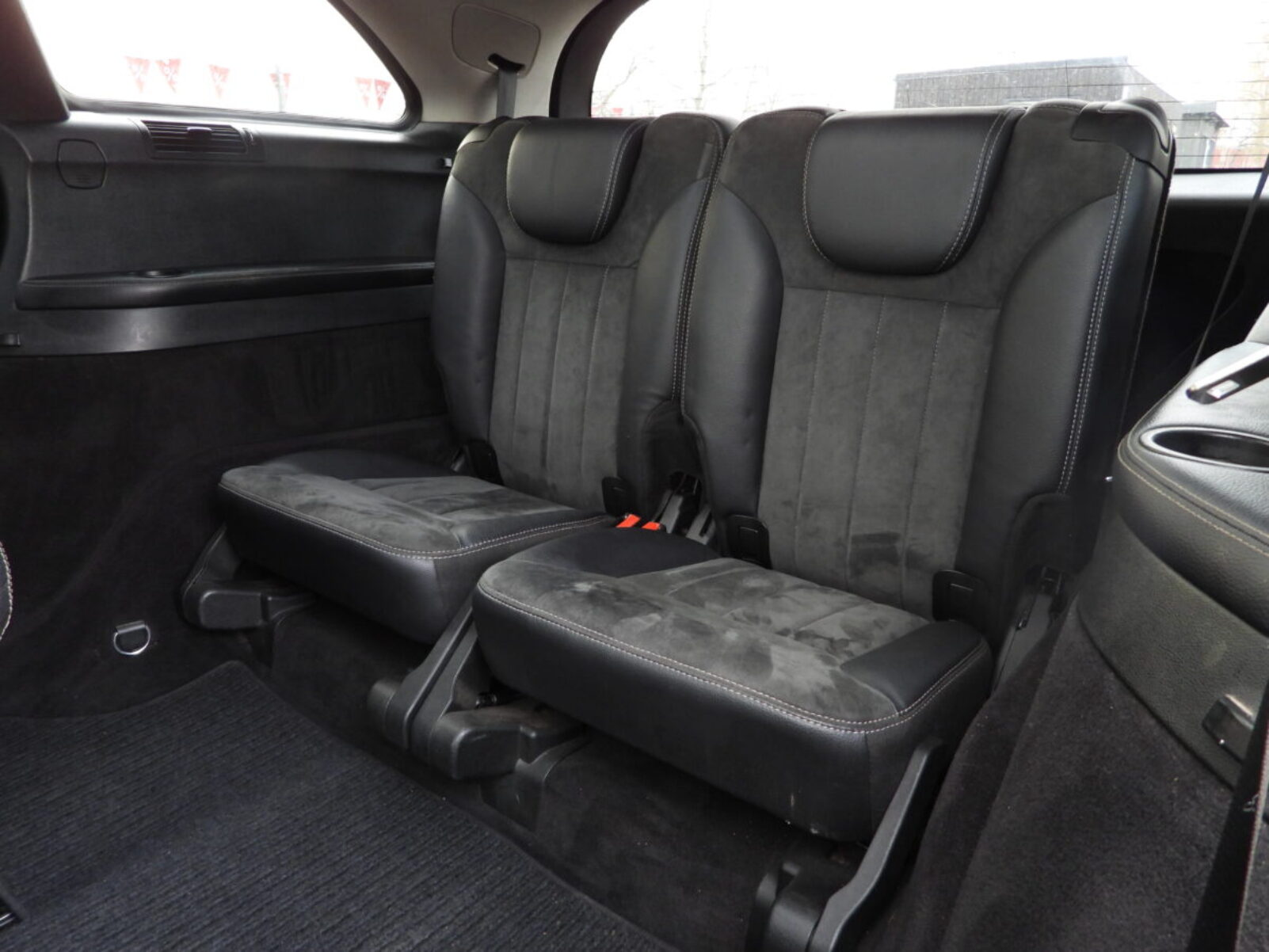 MERCEDES BENZ R320