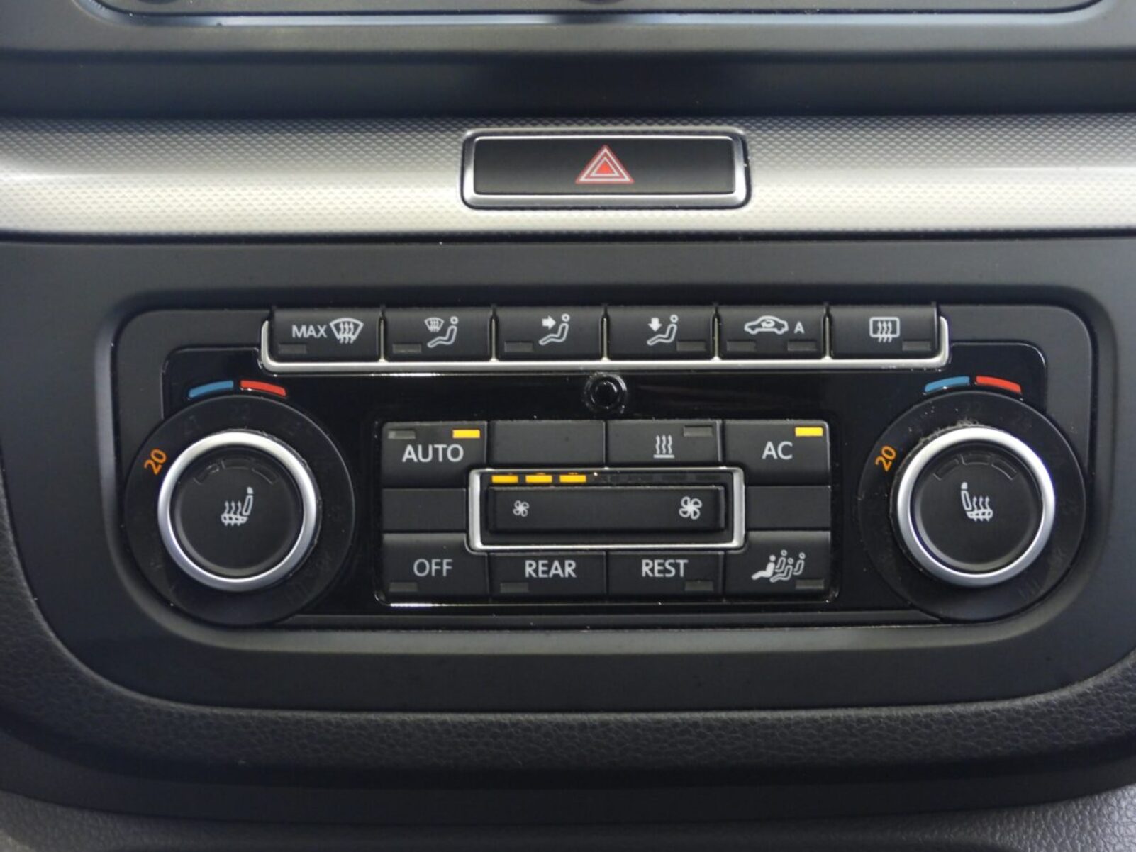 VW SHARAN