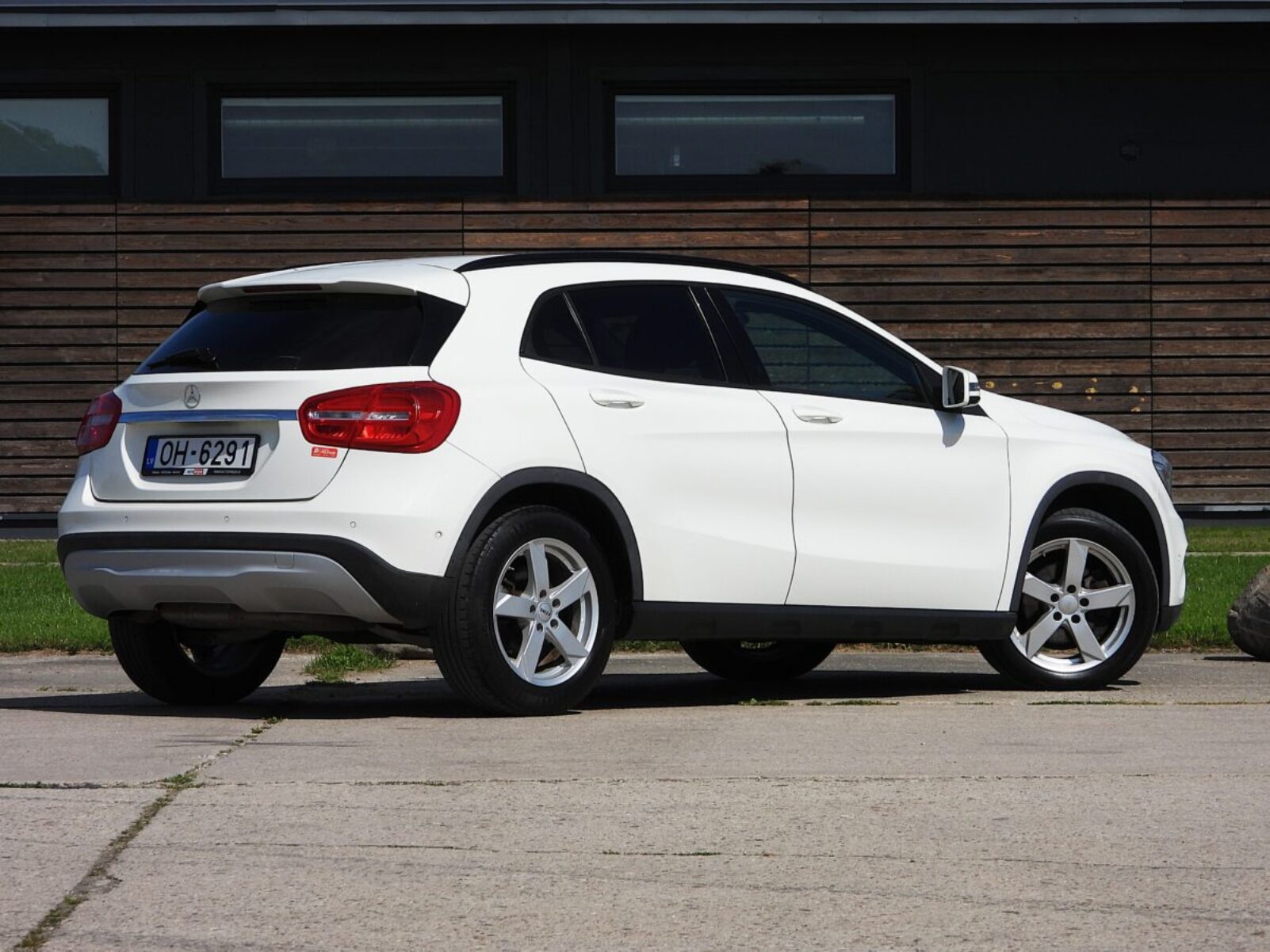 MERCEDES BENZ GLA 200