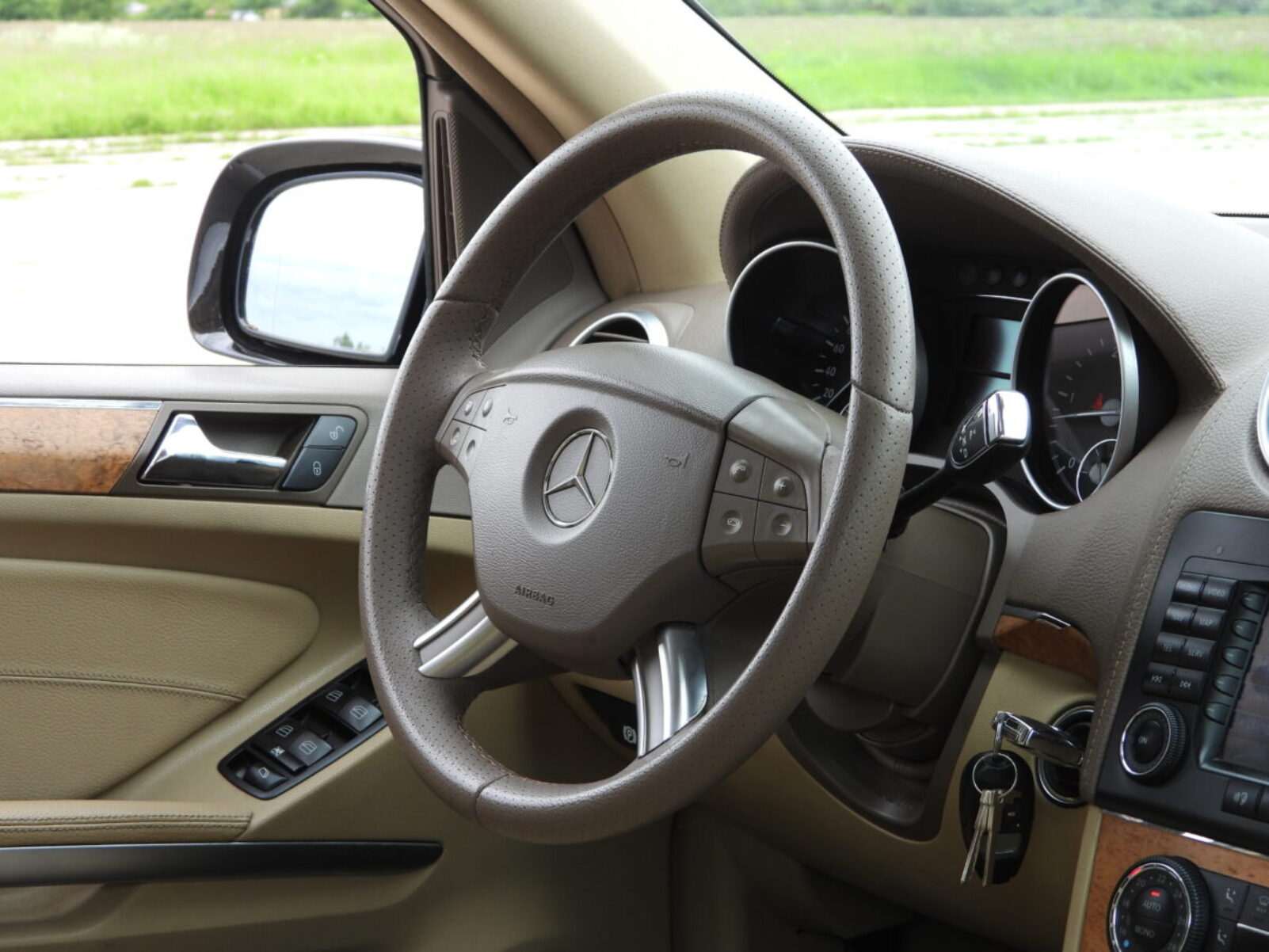 MERCEDES BENZ GL320