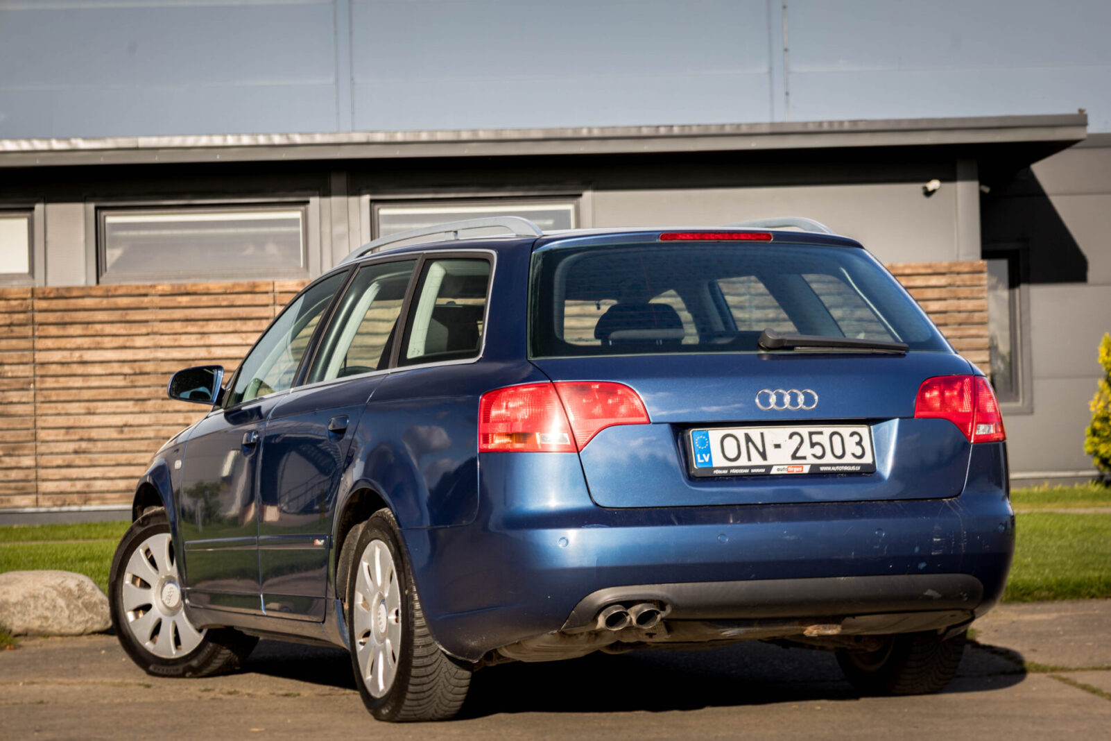 AUDI A4 AVANT