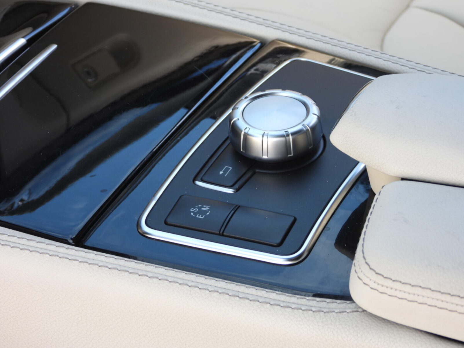 MERCEDES BENZ CLS350 AMG