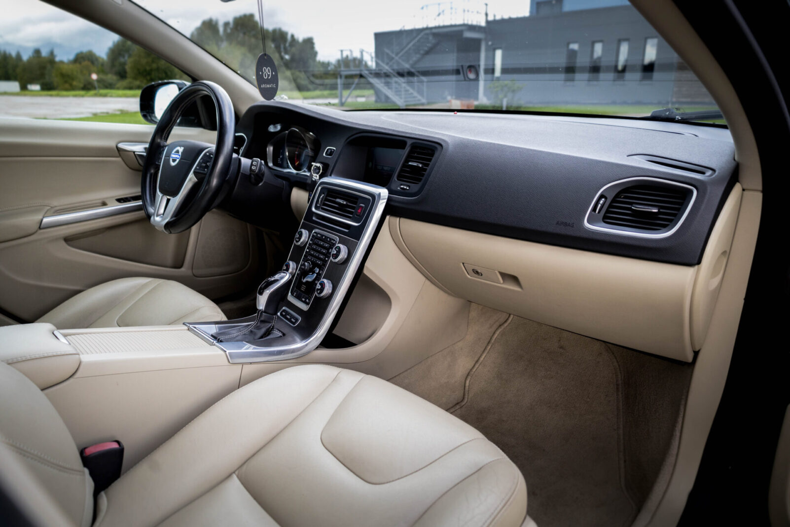 VOLVO V60 PLUG IN HYBRID