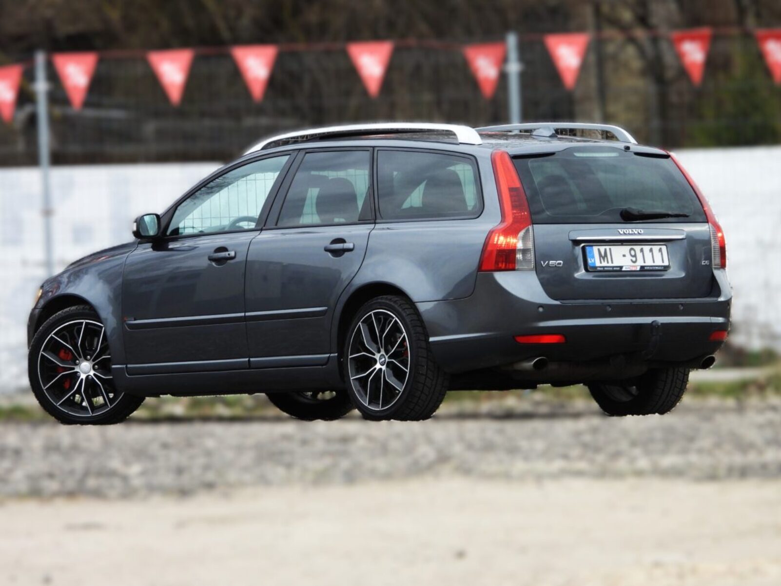 VOLVO V50