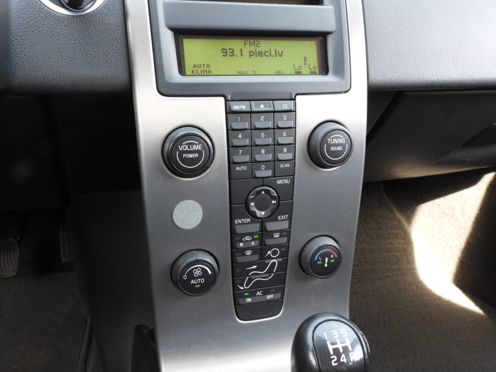 VOLVO V50