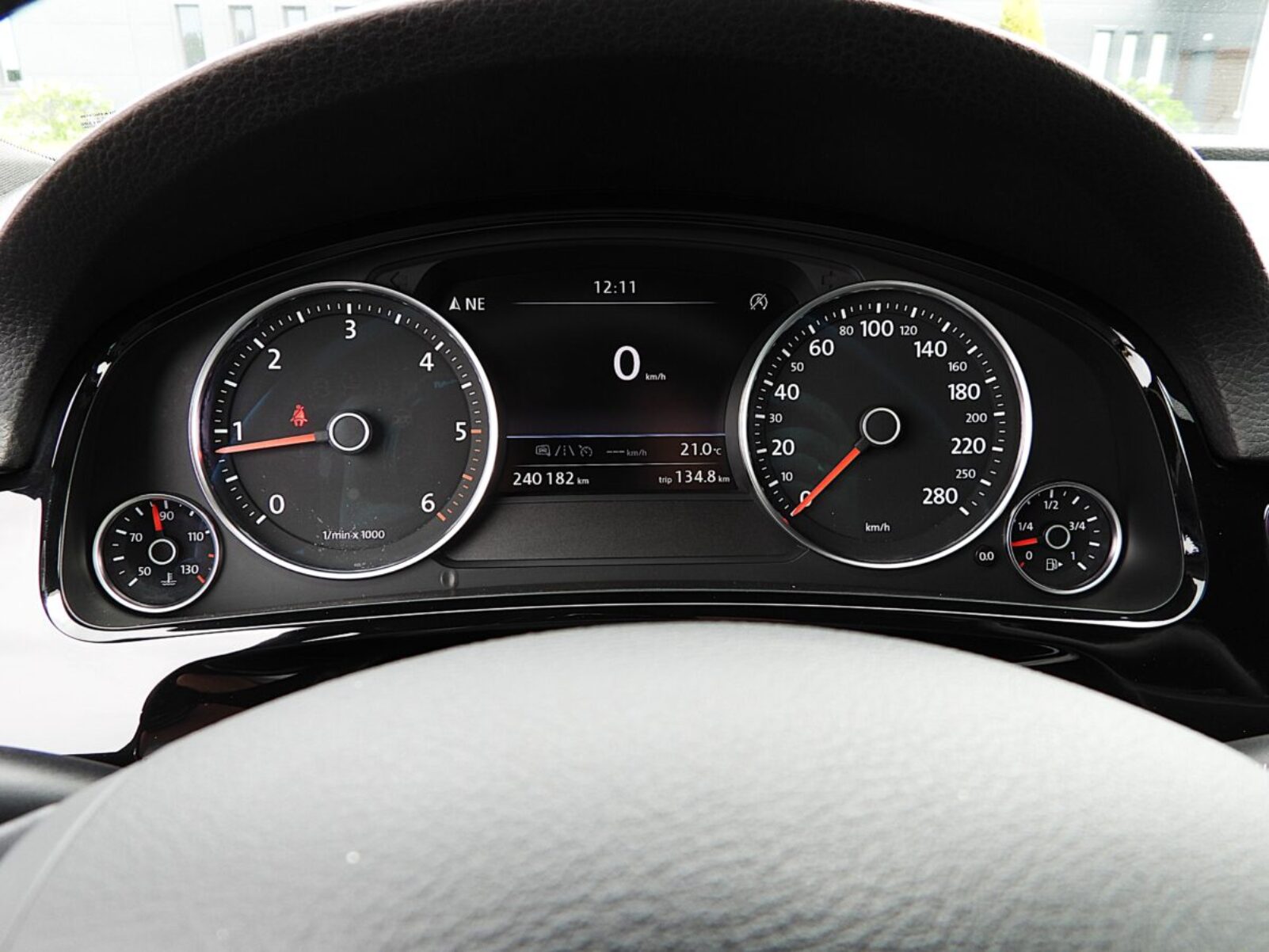 VW TOUAREG R-LINE