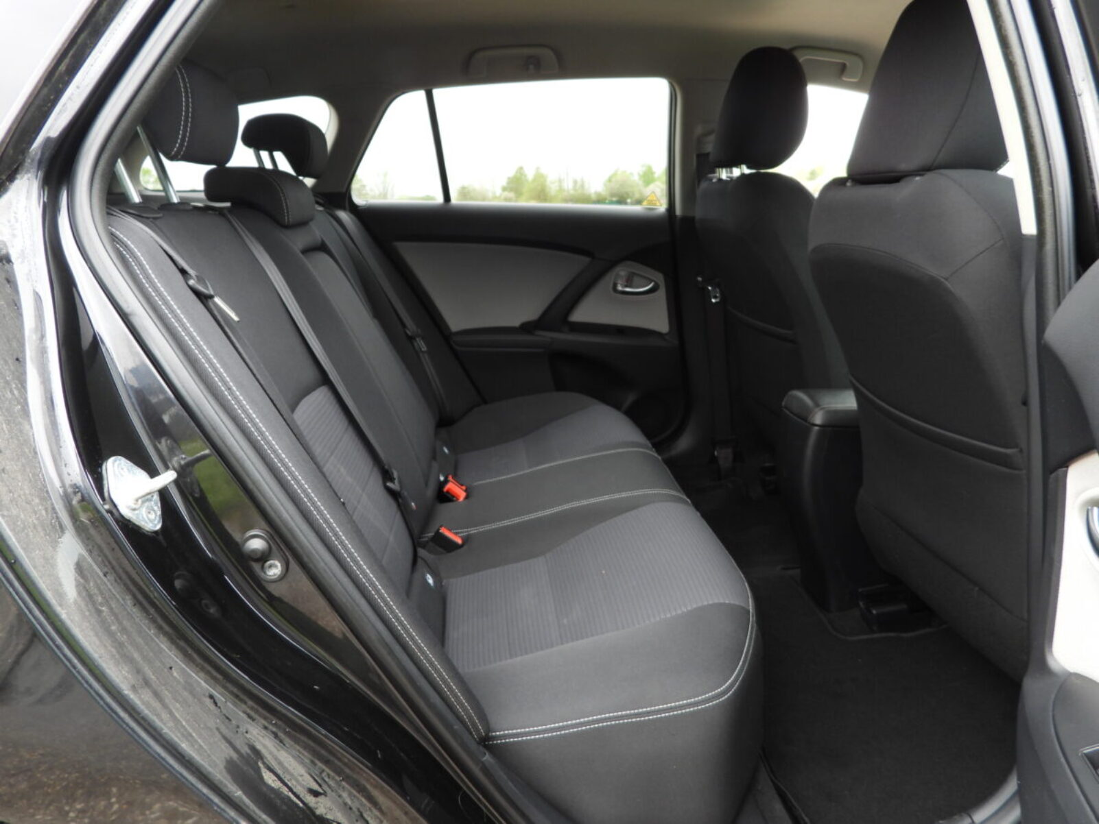 TOYOTA AVENSIS
